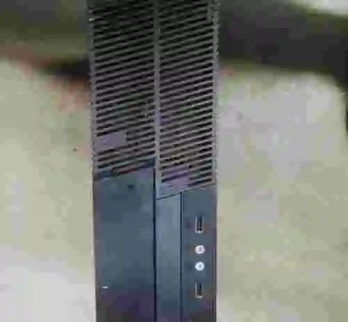 1. CPU ORDENADOR LENOVO THINKCENTRE 7522 PENTIUM DUAL CORE E5400 2,70 Ghz.