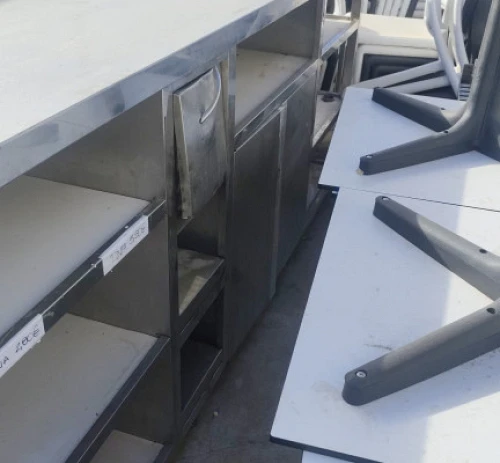 2. Mueble cafetera acero inox 330 x 59 x 109 cm