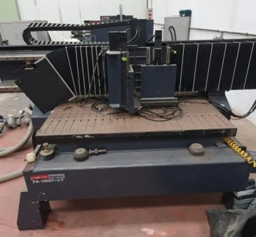 4. Fresadora CNC FA 3000VCT