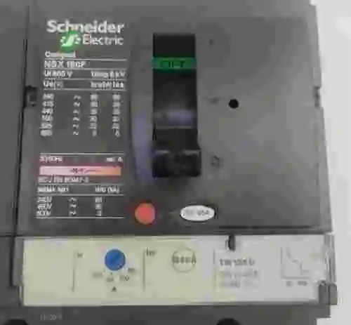3. SCHNEIDER ELECTRIC COMPACT NSX 160F LV430651 NUEVO!