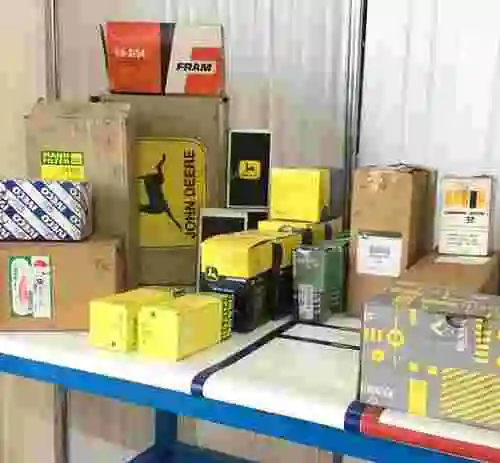 27. LOTE DE REPUESTOS ORIGINALES PARA AUTOMÓVILES