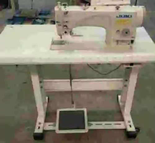 1. Máquina de coser JUKI CP-180 DLN-9010A-SS