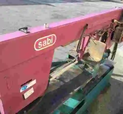 8. MAQUINA DE CORTADORA DE METAL A CINTA  SABI BR 440-610