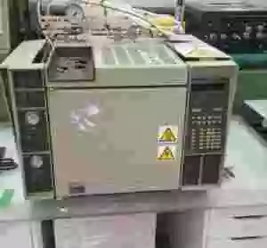 Cromatógrafo de Gas CG Hewlitt Packard 5890 Series 2