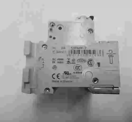 3. SIEMENS INTERRUPTOR 5SP4491-7