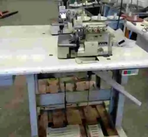 1. Lote de 2 máquinas de coser BROTHER MA4-V61A-65-5