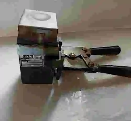 1. MOLDE PARA SOLDADURA EXOTERMICA KLK WELD CC-TV 95/95 + PINZAS