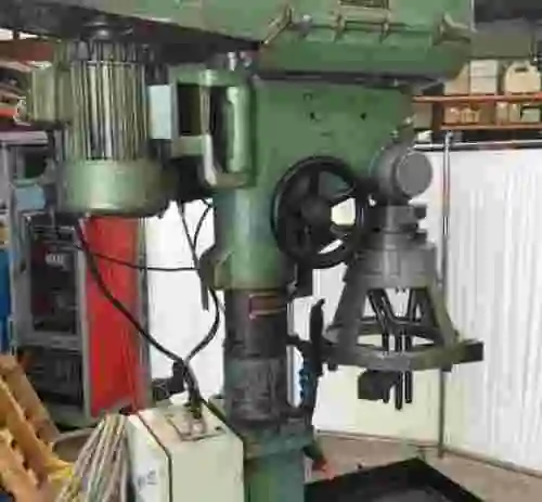 4. Taladro roscador ONA-LAITZ tipo Syderic  con motor Neumático con tres machos