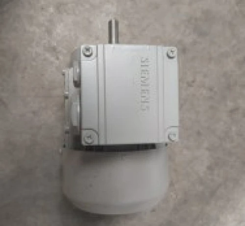 4. SIEMENS MOTOR D-91056 NUEVO.