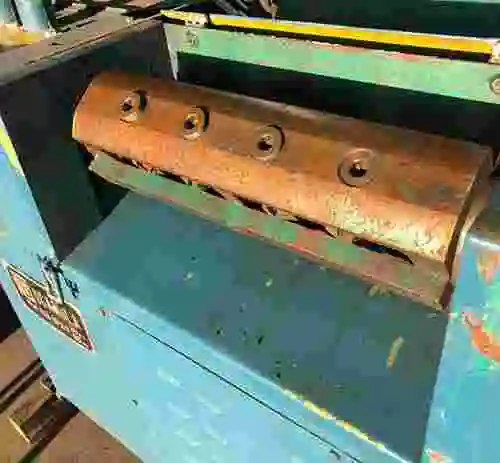 8. Maquina enderezadora de varilla Ugarola