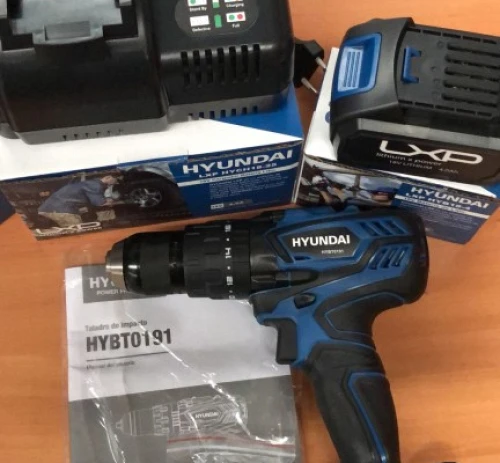 2. LOTE HYUNDAI Taladro Percutor HYBT0191 + Batería HYB18-4 18V 4Ah + Cargador HYCH18-25 18V 2.5Ah
