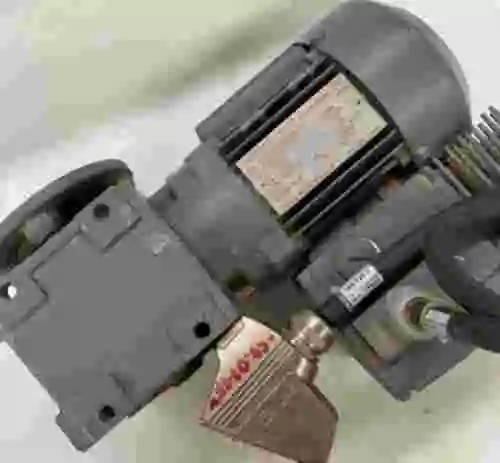 1. SEW Eurodrive WAF30 DT71D4 / MM03 / BW1/ KPF6 Servo-Getriebemotor Servomotor