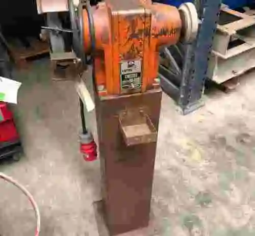 6. Esmeriladora Letag EC200