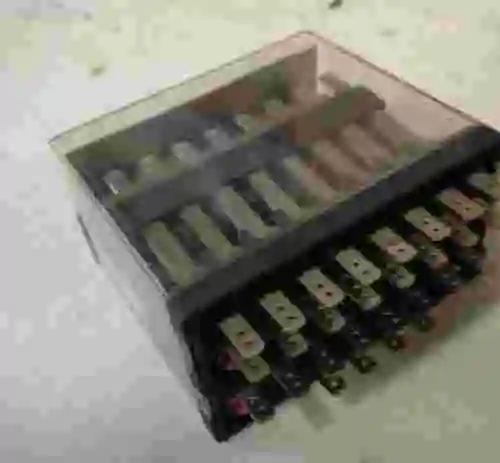 2. Relé monoestable ARTECHE RJ-8/ 125V
