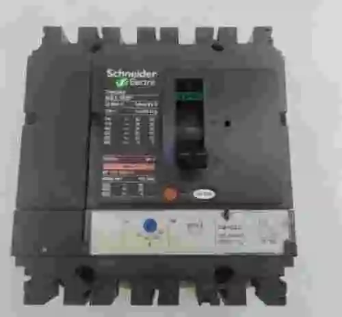 1. SCHNEIDER ELECTRIC COMPACT NSX 160F LV430651 NUEVO!