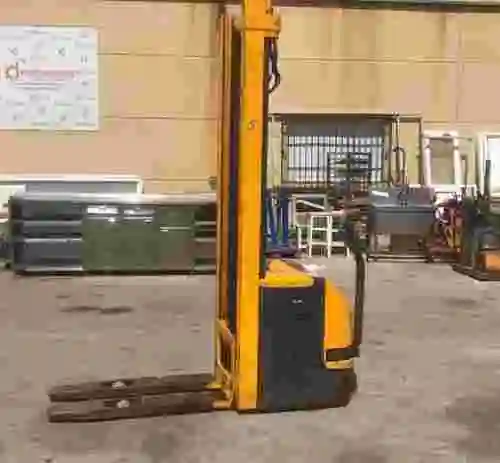 1. Apilador eléctrico JUNGHEINRICH EJC 12G-115-430ZT (L)