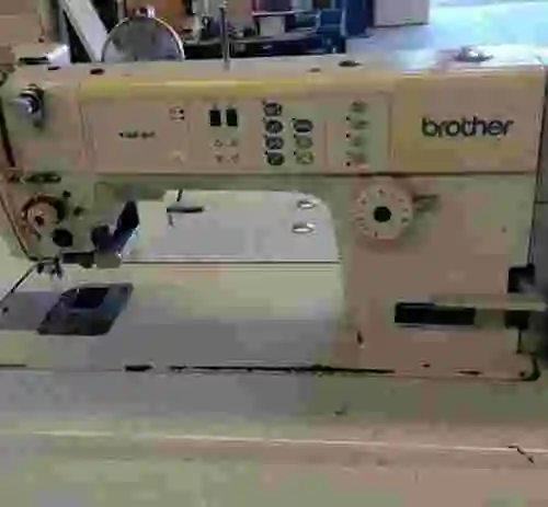 3. Máquina de coser BROTHER BF-20 SN-772A-403