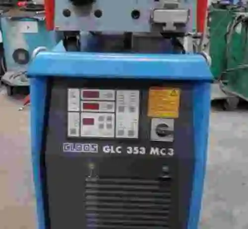 1. Equipo de soldar CLOOS GLC 353 MC3