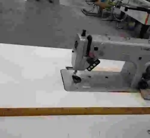 1. MAQUINA DE COSER DURKOPP ADLER DO