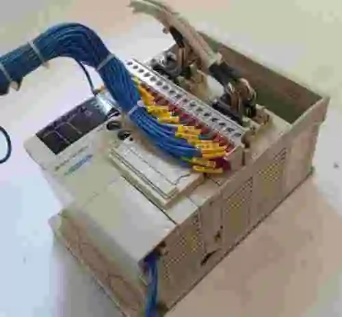 3. Controlador MODICON TSX MICRO TELEMECANIQUE TSX3721101