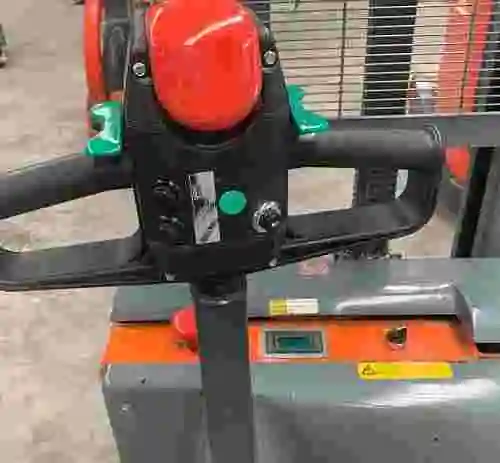 2. Apilador eléctrico HU-LIFT 1200 kgs