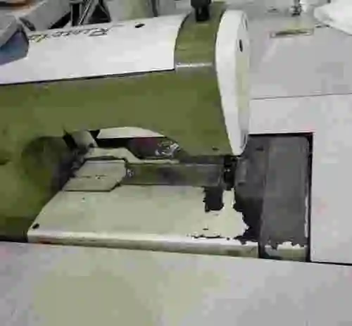 2. Máquina de coser RIMOLDI