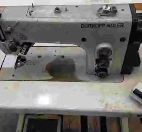 1. MAQUINA DE COSER DURKOPP ADLER AG