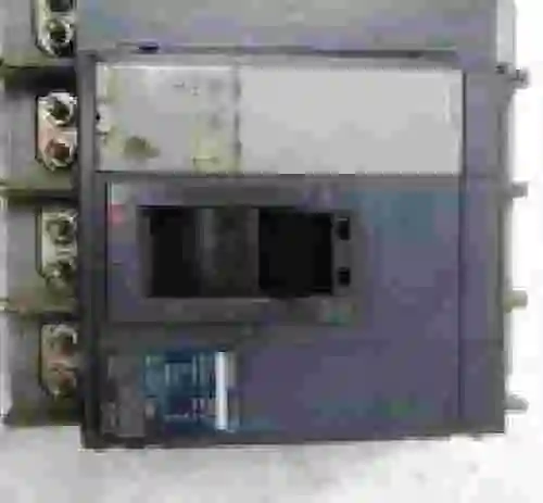 2. MERLIN GERIN COMPACT NS 1000 N IEC 60947-2 4 POLOS