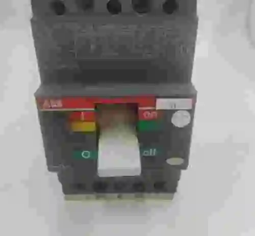 1. ABB TMAX T1N 160 80A USADO