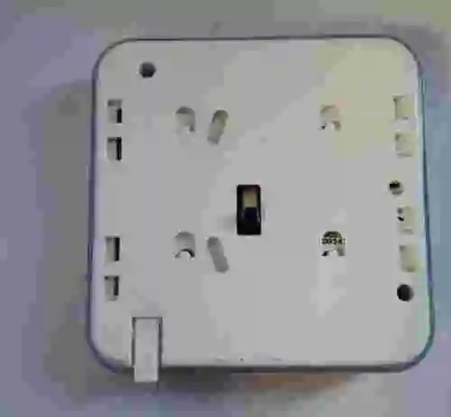 2. Lector de llaves VERISURE ES700TR5-ES-M03