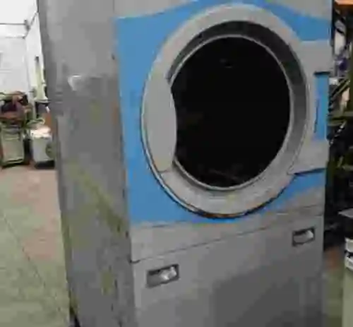 1. Secadora industrial ELECTROLUX T4350