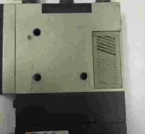 2. Generador de vacío SMC EZM131HF + ZSE1-00-15L