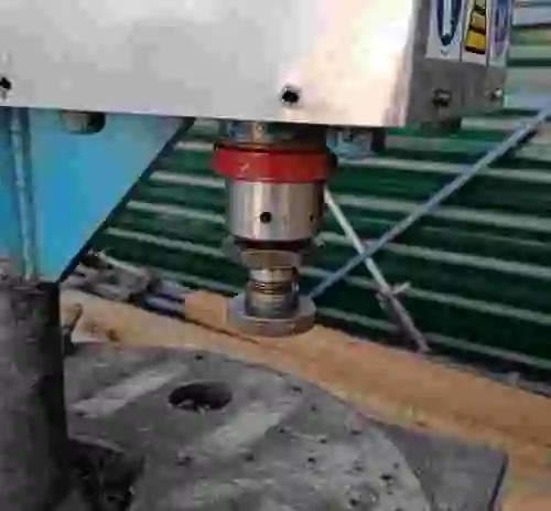 4. PRENSA HIDRAULICA PARA 4 MATRICES R.J.L 3500 X 4 ESPECIAL