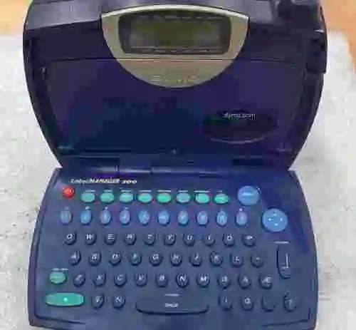 3. DYMO LABELMANAGER 300