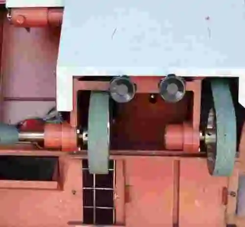 3. MÁQUINA INDUSTRIAL DE REPARACIÓN DE CALZADO