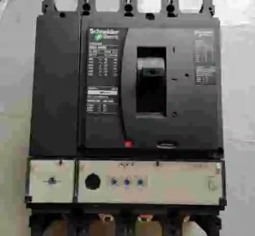 1. SCHNEIDER ELECTRIC LV432694 NSX400-630