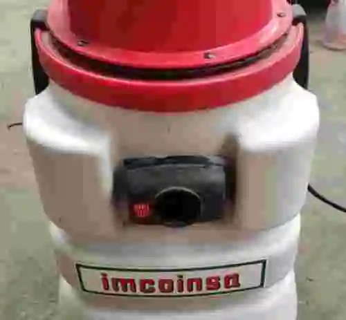 2. Aspiradora industrial  IMCOINSA 2R 4