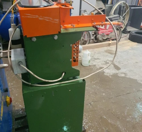 2. FRESADORA ALUMINIO UR PITAGORA FR200