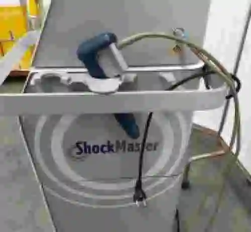3. Generador de ondas de choque para tratamientos ortopédicos  SHOCK MASTER 500