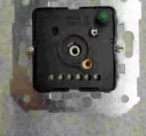 2. TERMOSTATO ANALOGICO CALOR CON CONTACTO VENTANA SIMON 75500-39