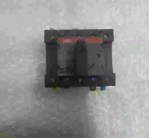 3. ABB OT63E4N/PE INTERRUPTOR DE DESCONEXION