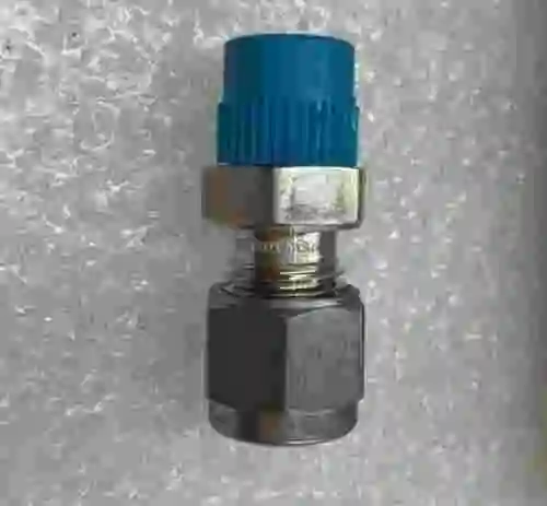 2. CAJA 50 UDS. MALE CONNECTOR SS-6M0-1-2