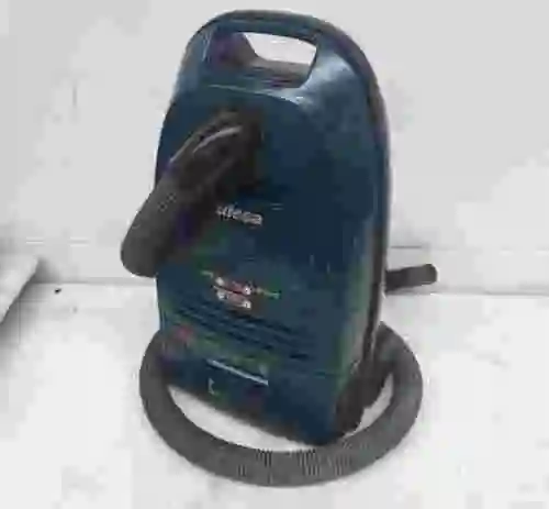 1. Aspiradora Ufesa Mat- 502
