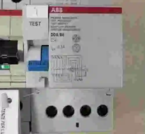 1. Bloque diferencial ABB DDA64