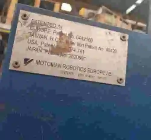 7. Robot con mesa volteadora MOTOMAN YR-HP20