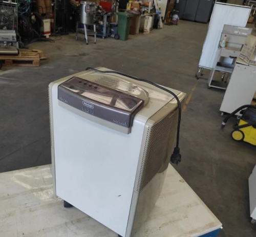 1. Deshumidificador. DeLonghi