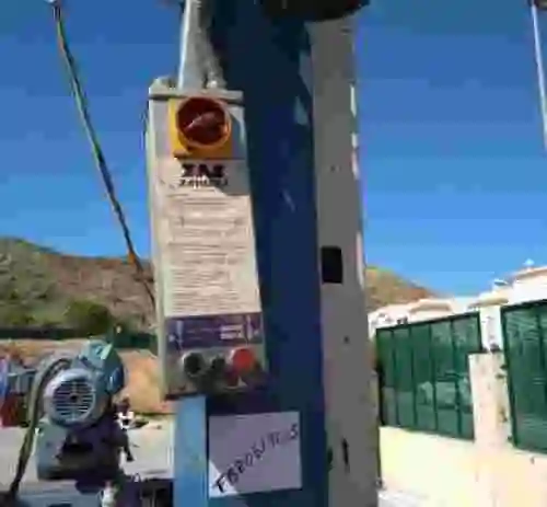 7. Elevador de doble columna ZAS / ZAVAGLI 2500 KG.