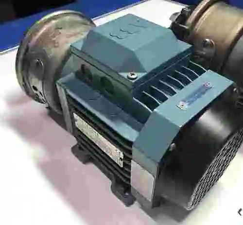 4. 3 MOTORES DE 1 CV CON BOMBA BOMINOX DE ACERO INOXIDABLE