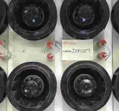 4. LOTE DE 12 VENTILADORES CENTRÍFUGO DE 230V