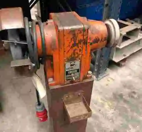 1. Esmeriladora Letag EC200